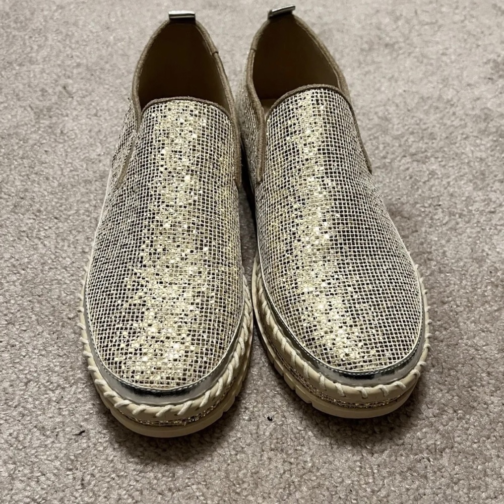 Shoe